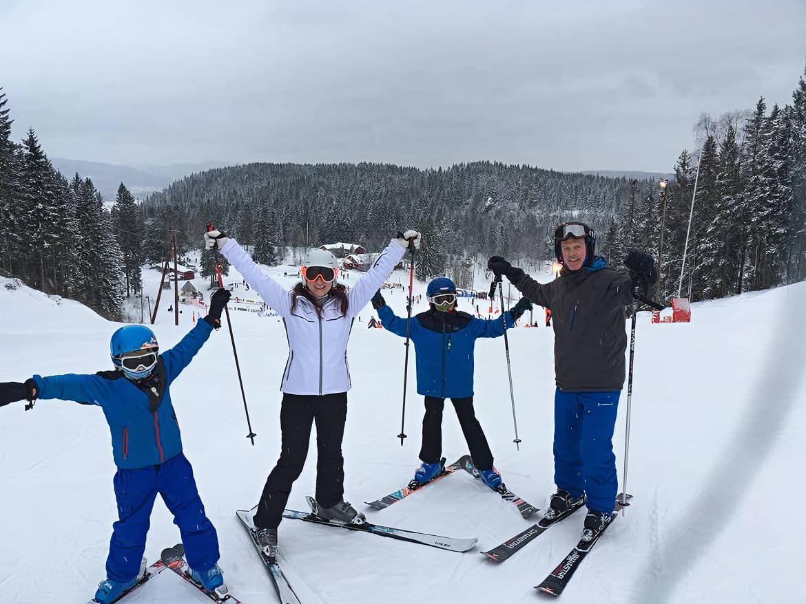 Familiepakke ski – leie utstyr familie i Oslo Skisenter